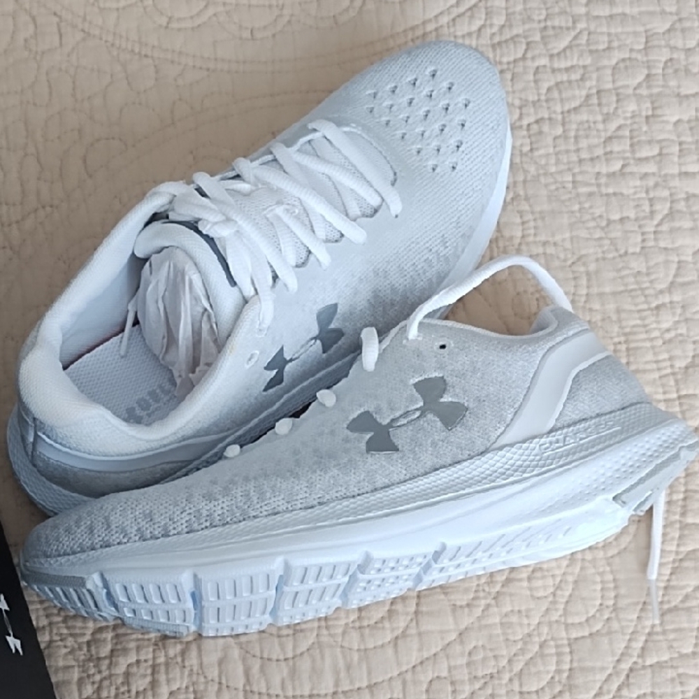 Under Armour Light Gray Athletic Shoes